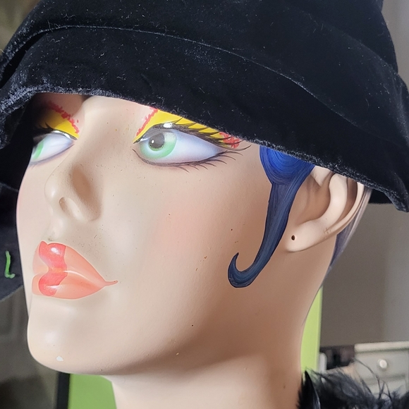 Lux Vintage Velvet Hat by Styled by Coralie - Picture 5 of 5